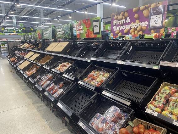 Food shortages: The perfect storm that led to UK supermarkets rationing fruit and vegetables UK Food Crisis: કભી નહી ડૂબતાં થા જિસ દેશ કા સૂરજ, ત્યાં આજે લોકોને ખાવાના ફાંફાં