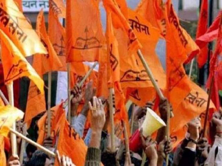 Nanded Shivsena News free style fighting between shivsena uddhav thackeray nanded marathi latest news Ambadas Danve: नांदेडचे शिवसेना जिल्हाप्रमुख आणि उपतालुकाप्रमुख एकमेकांना भिडले, फ्री स्टाईल हाणामारीची जोरदार चर्चा 