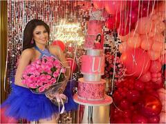 Urvasi Rautela: బర్త్ డే బేబీ స్టన్నింగ్ లుక్, వేర్ ఈజ్ ది పార్టీ ఊర్వశి?