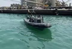 चट्टान से टकराकर बीच समंदर में टूट गई नाव, तट पर बहते मिले 30 शव