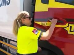 Photo: विमेंस बिग बैश लीग में धमाल मचाने वाली महिला ट्रक ड्राइवर, क्रिकेट नहीं खेलती तो चलाती हैं ट्रक