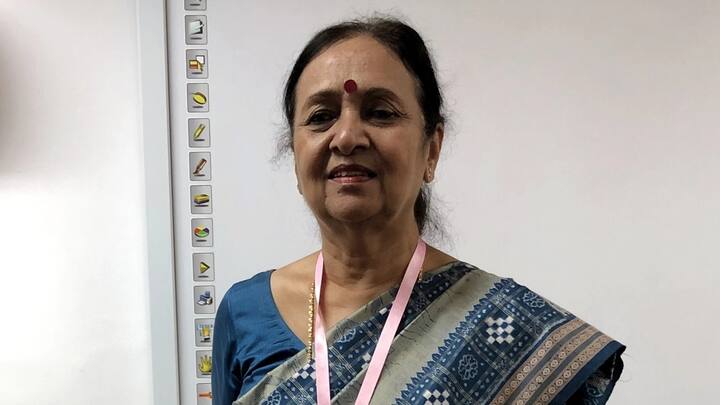 image 3लेकिन शायद नियति को भी कुछ और ही मंजूर था और हुआ भी ऐसा हीं, शादी टूटने के बाद मंजरी ने किसी पर निर्भर होने से अच्छा अपने जीवन की बागडोर ख़ुद संभालने का फ़ैसला किया. उनके परिवार में बहुत से IAS और IPS अधिकारी थे, जिनकी फ़ैमिली में बड़ी इज़्ज़त और धाक थी. मंजरी जी ने भी ठान लिया कि अब IPS ऑफ़िसर ही बनना है.