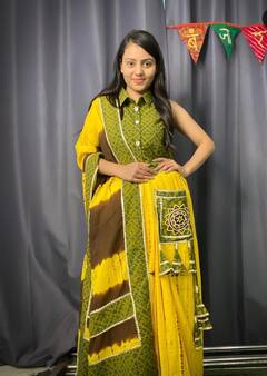 Pocket Saree: अब पैसे, मोबाइल या चाबी कैरी करने के लिए नहीं होगी पर्स की जरूरत, इसके लिए ये स्टाइलिश पॉकेट वाली साड़ी हैं न