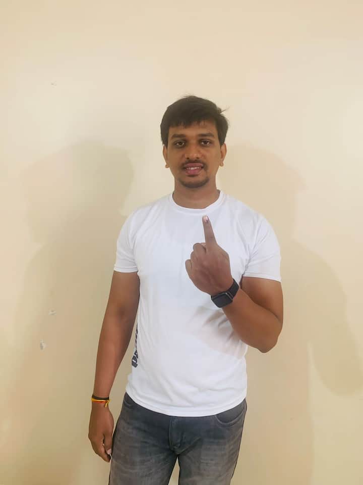 पुणे जिल्ह्यातील कसबा (Pune Bypoll Election) (Kasba) आणि चिंचवड (Chinchwad) विधानसभा मतदारसंघातील पोटनिवडणुकीसाठी आज मतदान होत आहे.