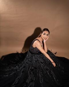 Malaika Arora Wins The Internet In A Black Feather Gown - SEE PICS