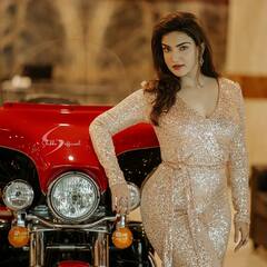 అసలే హనీ రోజ్, అందులో సూపర్ బైక్‌తో - అదిరిపోలే!