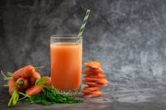 ये 6 हेयर फ्रेंडली जूस पीने से झड़ते बाल पर लग सकता है ब्रेक