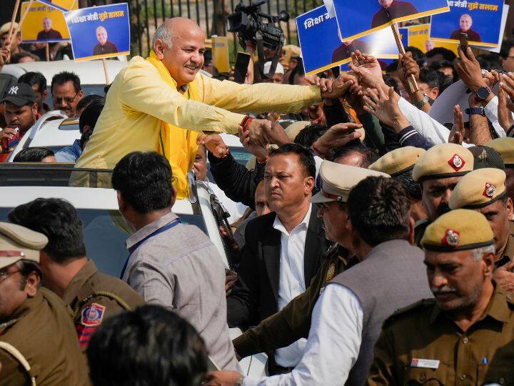 Delhi liquor scam Know About why deputy cm manish sisodia arrested by cbi Manish Sisodia Arrested: क्या है दिल्ली शराब घोटाला और क्यों हुई सिसोदिया की गिफ्तारी? 10 पॉइंट्स में समझें सबकुछ