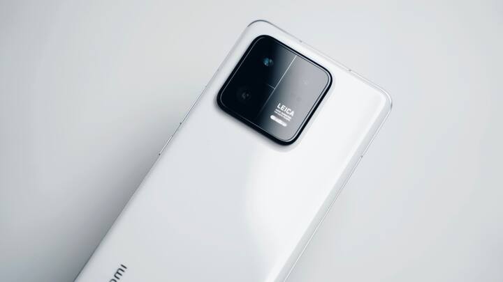 শাওমি ১৩ প্রো ফোনের দাম ভারতে কত সেটাও এখনও ঘোষণা করেনি শাওমি সংস্থা। অনুমান, খুব তাড়াতাড়িই এই ফোনের দাম প্রকাশ্যে আসবে।