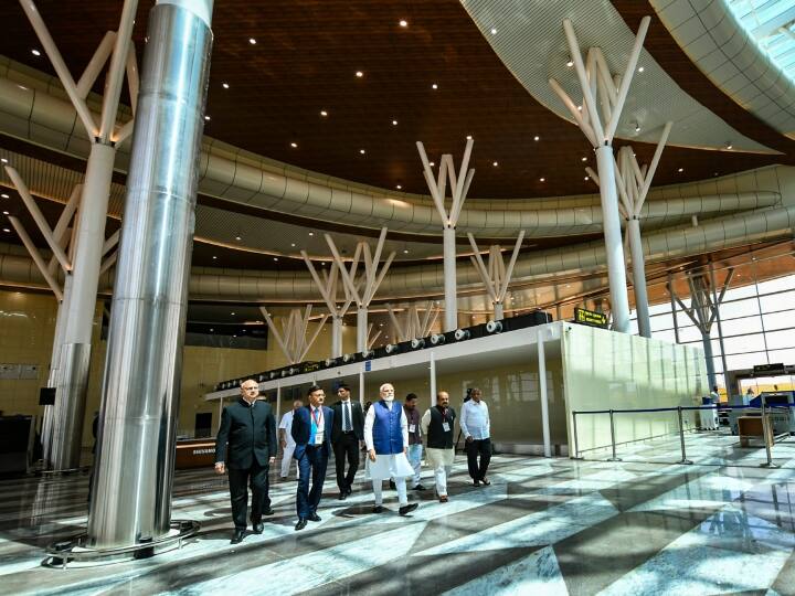 इस दौरान उन्होंने भारत के विमानन बाजार के तेजी से बढ़ने के बारे में भी बताया. उन्होंने कहा कि 'हवाई चप्पल' पहनने वालों को 'हवाई जहाज' में सफर करना चाहिए और मैं इसे होते हुए देख रहा हूं. (फोटो-PTI)