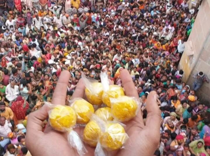 Laddu Holi 2023 will be played 27 february in Barsana, know how laddu holi tredition started Holi 2023: बरसाना में आज खेली जाएगी लड्डू होली, बेहद दिलचस्प है कहानी, जानें- पौराणिक कथा