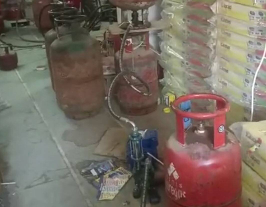 A gas refill scam came to light in Bahucharaji Mehsana: યાત્રાધામ બહુચરાજીમાં સામે આવ્યું ગેસ રિફિલનું કૌભાંડ,મોઢવાડિયાએ કહ્યું, હવે તો ગૃહિણીના ગેસમાં પણ ચોરી!