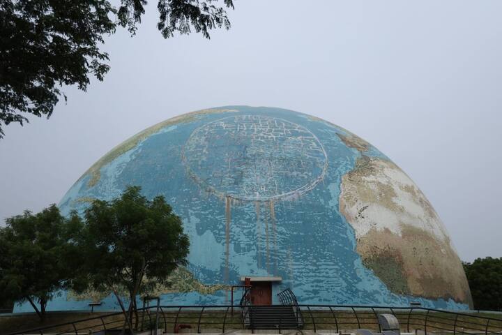 ૧૬ જુલાઇ ૨૦૨૧ થી ૨૬ ફેબ્રુઆરી ૨૦૨૩ સુધીમાં અંદાજિત ૧૯,૯૮,૬૦૦ મુલાકાતીઓ સાયન્સ સિટીની મુલાકાત લઈ ચૂક્યા છે.  આમ, વિજ્ઞાન વિશ્વમાં રસ ધરાવતા વિદ્યાર્થીઓ અને નાગરિકો  માટે ગુજરાતના અમદાવાદમાં સ્થિત સાયન્સ સિટી એક લોકપ્રિય પ્રવાસન સ્થળ તરીકે ઉભરી આવ્યું છે.