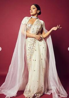 Bhumi Pednekar: ਭੂਮੀ ਪੇਡਨੇਕਰ ਨੇ ਚਿੱਟੀ ਸਾੜ੍ਹੀ ਪਾ ਕੇ ਦਿਖਾਈ ਆਪਣੀ ਕਮਰ, ਮਨਮੋਹਕ ਦਿੱਖ ਅਤੇ ਪੱਲੂ ਹਿਲਾ ਕੇ ਲੋਕਾਂ ਨੂੰ ਕੀਤਾ ਜ਼ਖਮੀ