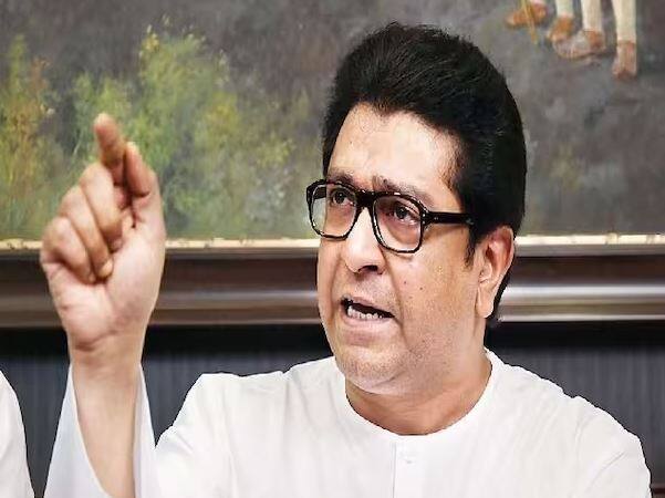 परदेशात किती चांगले ग्रंथालय उभी केली आहे. आपल्याकडे का तसे होत नाही. परदेशातील बुक शॅापमध्ये बसून वाचायला मिळते.