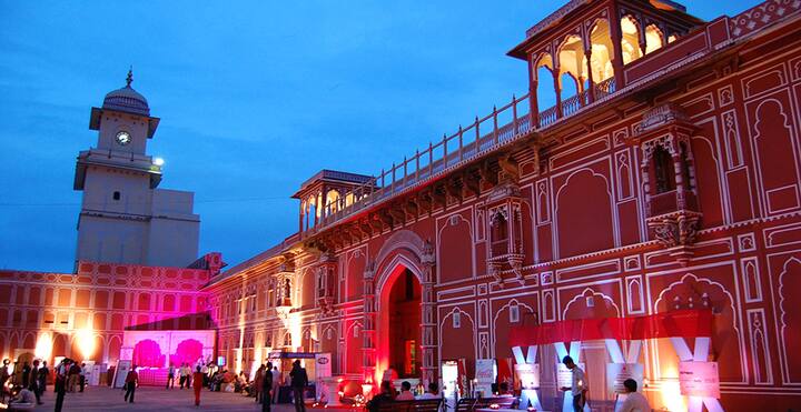 Jaipur Pink City: ইংরেজদের খুশি করতে রাজার কড়া নির্দেশ! রাতারাতি রঙ বদলেছিল এই শহরের