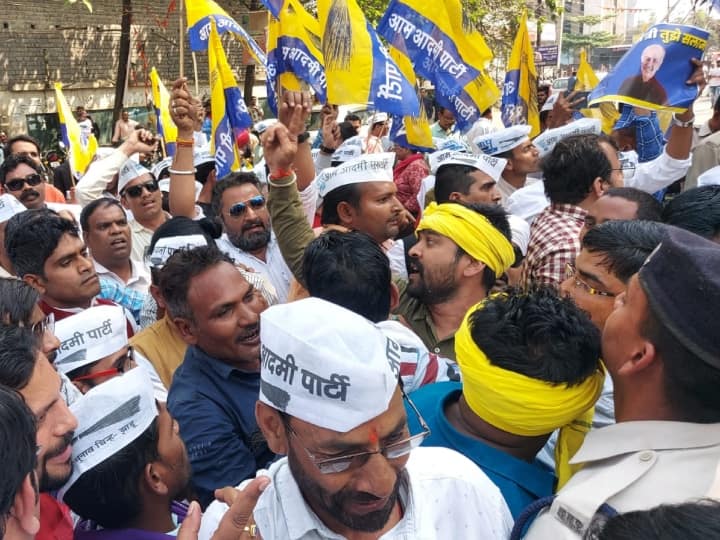 Manish Sisodia Arrested: मनीष सिसोदिया की गिरफ्तारी पर भड़के AAP कार्यकर्ता, BJP ऑफिस का घेराव कर फाड़े पोस्टर Manish Sisodia Arrested on Liquor Policy Case AAP workers protest on BJP office posters Arun Sao poster in Raipur ANN Manish Sisodia Arrested: मनीष सिसोदिया की गिरफ्तारी पर भड़के AAP कार्यकर्ता, BJP ऑफिस का घेराव कर फाड़े पोस्टर