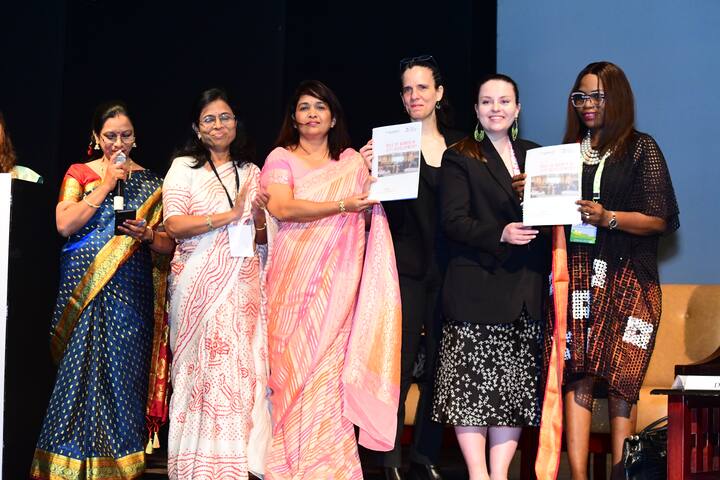 सुरुवातीच्या या बैठकीत विविध विषयांवर आयोजित पॅनल चर्चासत्रांमध्ये सहभागी सदस्य आपले विचार मांडतील.