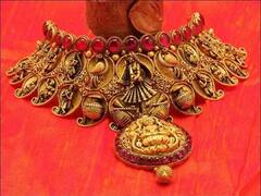 Gold, Silver Price: தொடர்ந்து குறையும் தங்கத்தின் விலை.. மகிழ்ச்சியில் மக்கள்.. இன்றைய தங்கம் வெள்ளி விலை நிலவரம் இதோ..