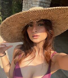 Palak Tiwari Photos: श्वेता तिवारीच्या मुलीचे फोटो पाहून व्हाल थक्क, डीपनेक फोटो केले शेअर