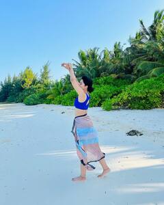 Mirnalini Ravi: బీచ్‌లో గద్దలకొండ గణేష్ బ్యూటీ అందాల విందు