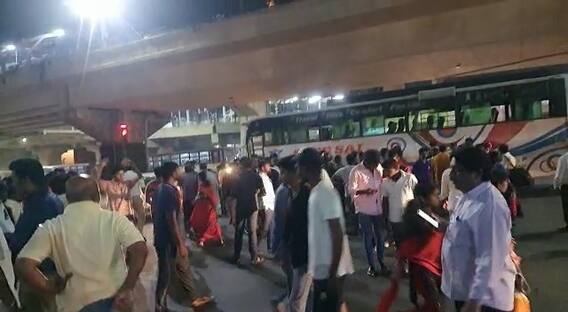 Private Travels Bus Accident In Hyderabad: ప్రమాదానికి కారణమైన డ్రైవర్ పై దాడి