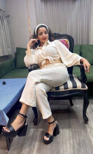 ਹਾਲ ਹੀ 'ਚ ਅਦਾਕਾਰਾ ਮੋਨਾਲੀਸਾ ਨੇ ਆਪਣੇ ਹੌਟ ਫੋਟੋਸ਼ੂਟ ਦੀਆਂ ਤਸਵੀਰਾਂ ਇੰਸਟਾਗ੍ਰਾਮ 'ਤੇ ਪੋਸਟ ਕੀਤੀਆਂ ਹਨ।