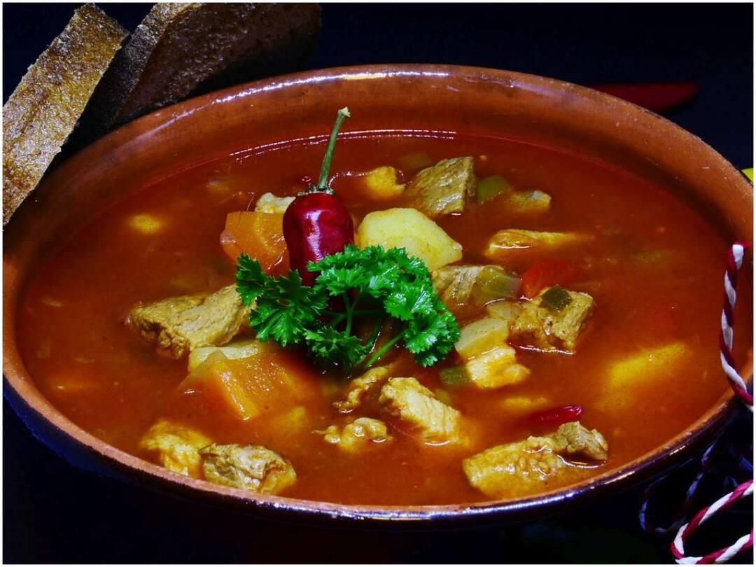 Mutton Bone Soup: ఎముకలకు బలాన్నిచ్చే మటన్ బోన్ సూప్ - ఇలా చేయండి Mutton Bone Soup making in Telugu Mutton Bone Soup: ఎముకలకు బలాన్నిచ్చే మటన్ బోన్ సూప్ - ఇలా చేయండి