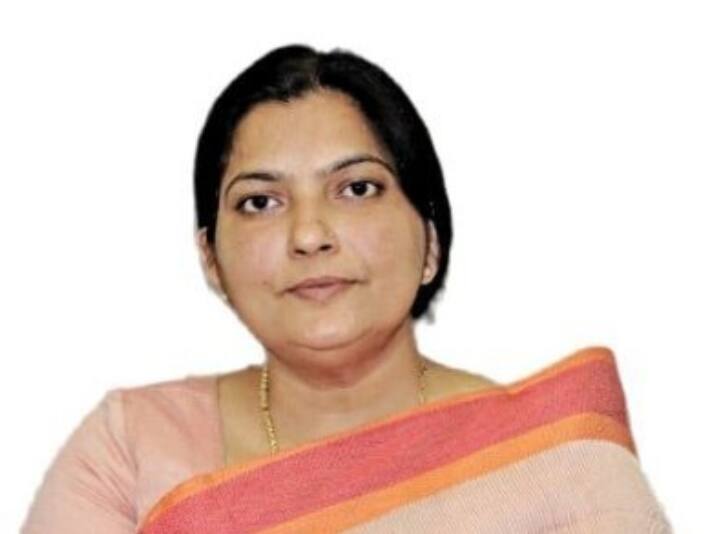 UP Politics: 'अखिलेश यादव के सर्टिफिकेट की जरूरत नहीं', कानून व्यवस्था पर योगी की मंत्री ने दिया करारा जवाब Yogi Adityanath minister rajni tiwari replied Akhilesh Yadav on law and order question ann UP Politics: 'अखिलेश यादव के सर्टिफिकेट की जरूरत नहीं', कानून व्यवस्था पर योगी की मंत्री ने दिया करारा जवाब