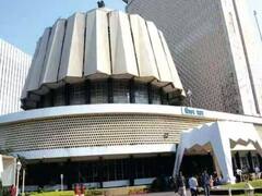 महाराष्ट्र: 4 महीने के बेटे के साथ विधानसभा पहुंची NCP विधायक, जानें कौन हैं वो