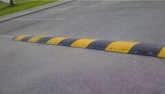 ਜਦੋਂ ਗੱਡੀ ਇਨ੍ਹਾਂ ਕਾਲੇ-ਪੀਲੇ ਸਪੀਡ ਬ੍ਰੇਕਰਾਂ ਤੋਂ ਲੰਘਦੀ ਹੈ ਤਾਂ ਜ਼ਿਆਦਾ ਆਵਾਜ਼ ਕਿਉਂ ਕਰਦੀ ਹੈ ? ਇਹ ਹੁੰਦੀ ਹੈ ਇਸ ਦੀ ਵਜ੍ਹਾ