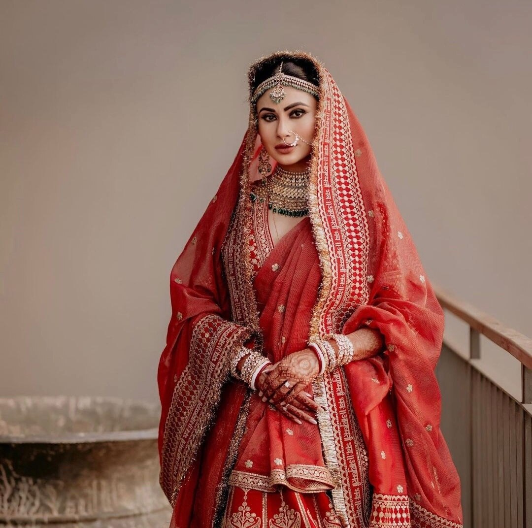 18 सेकंड में यह महिला पहना सकती है 325 तरीकों से साड़ी, दीपिका से लेकर नीता  अंबानी हैं इनकी फैन, जानिए कौन है यह - NamanBharat