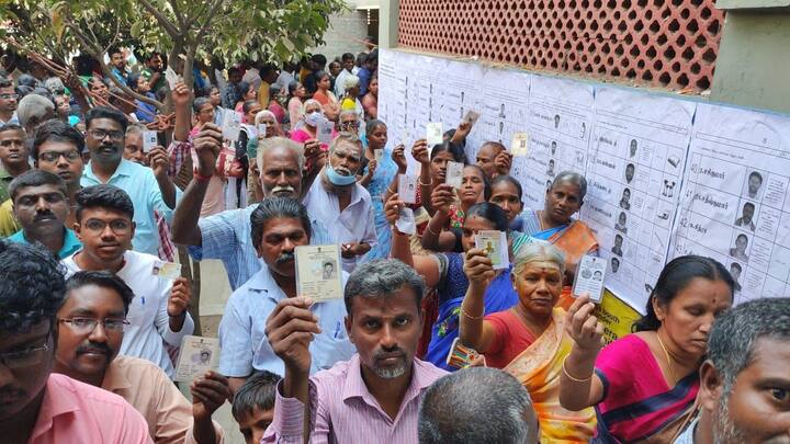 ஈரோடு கிழக்கு தொகுதியில் இன்று காலையிலிருந்து பரபப்பாக வாக்கு பதிவு நடைப்பெற்று வருகிறது