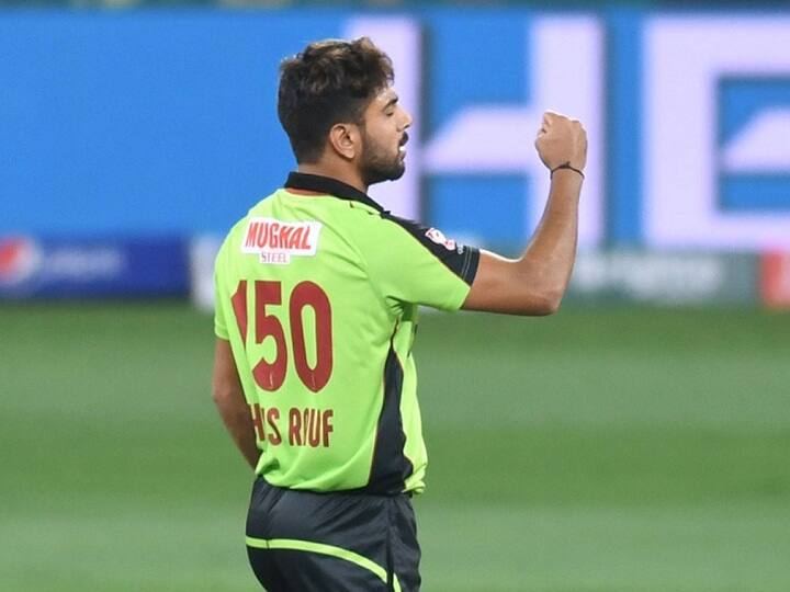 पाकिस्तान सुपर लीग की दूसरी बड़ी खोज हारिस रऊफ हैं. हारिस ने PSL में साल 2019 में डेब्यू किया. यहां उन्होंने 10 मैचों में 7.41 की इकोनॉमी और 24.27 की औसत से 11 विकेट चटकाए. हारिस ने अपनी 150 किमी/घंटे की रफ्तार से पाक चयनकर्ताओं को आकर्षित किया. हारिस को जनवरी 2020 में इंटरनेशनल डेब्यू का मौका मिला और अब वह पाक गेंदबाजों में शाहीन अफरीदी के साथ लीड गेंदबाज बने हुए हैं.