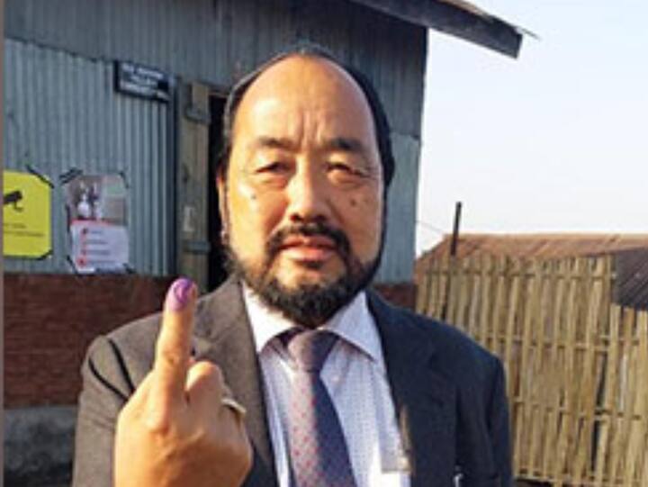 Nagaland Deputy Chief Minister and BJP leader Yanthungo Patton cast his vote from Riphyim Old III, 37 Tyui in the single-phased Assembly polls on Monday. (Image Source: Twitter/ANI)
