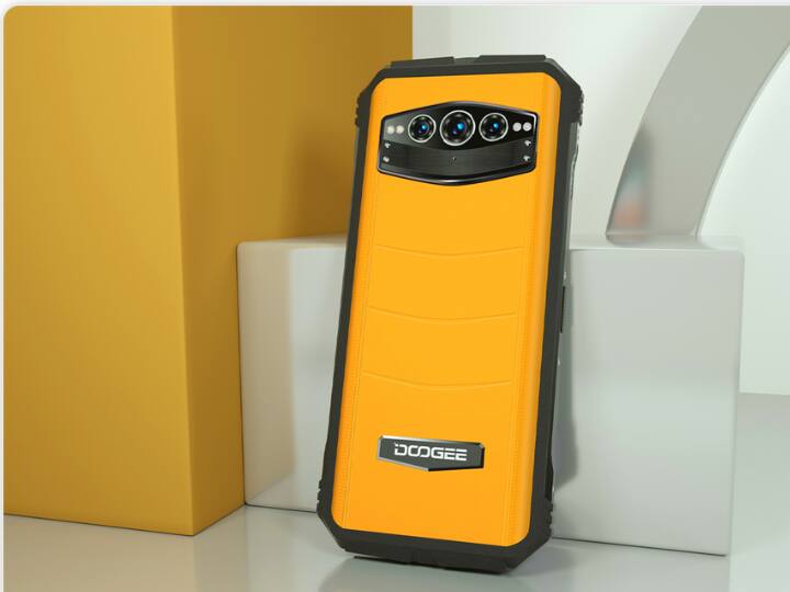 चीनी मोबाइल फोन निर्माता कंपनी Doogee ने ग्लोबल मार्केट में एक रग्ड स्मार्टफोन लॉन्च किया है. मोबाइल फोन इंटरनल ओर एक्सटर्नल दोनों रूप से बेहद मजबूत है. साथ ही इसमें मिलने वाले स्पेक्स भी एकदम दमदार हैं. स्मार्टफोन में आपको 12GB रैम और 10,800 एमएएच की बैटरी मिलती है.(फोटो-Doogee)