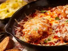 Chicken Casserole: चिकन लवर के लिए पेश है ये खास पुलाव रेसिपी, एक बार जरूर आजमा कर देखिए