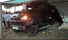 सांगोल्यात भरधाव कारची पादचाऱ्यांना धडक, आजीसह पाच वर्षांच्या नातवाचा जागीच मृत्यू तर तीन जण जखमी