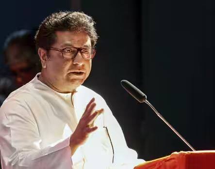 राज ठाकरेंनी वाचलं पाहिजे असा प्रश्न जे विचारतात हा विचारांच्या अज्ञानाचा भाग असल्याचे राज ठाकरे म्हणाले.