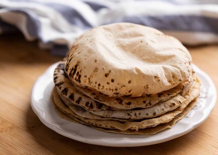 Want To Make Soft And Fluffy Rotis? Try These Simple And Effective Ways Soft Chapathi : சப்பாத்தியும், ரொட்டியும் இனிமே பஞ்சு மாதிரி இருக்கும்.. இந்த டிப்ஸை ஃபாலோ பண்ணுங்க..
