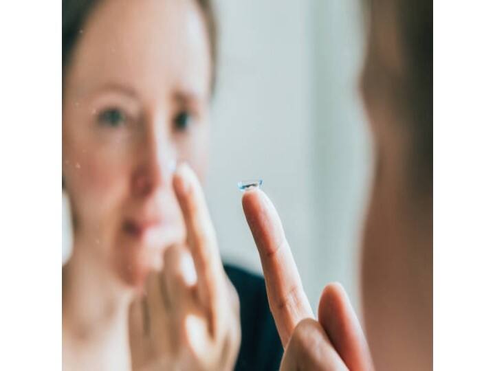 Sleeping with contact lenses can affect your eye health