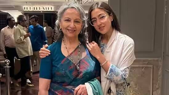 Sara Ali Khan poses with 'most stunning granny' Sharmila Tagore, calls her 'mere sapno ki rani' Sara Ali Khanએ દાદી Sharmila Tagore સાથે કેમેરા સામે આપ્યા પોઝ, કેપ્શનમાં લખ્યું- ‘મેરે સપનો કી રાની’