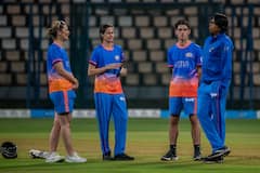 PHOTO: मुंबई इंडियंस की महिला टीम ने शुरू किया अभ्यास, 4 मार्च को गुजरात जायंट्स के खिलाफ है पहला मुकाबला