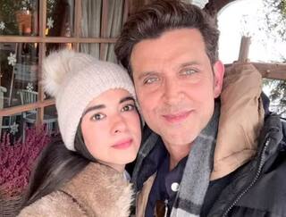 Watch: એરપોર્ટ પર ગર્લફ્રેન્ડને કિસ કરતો જોવા મળ્યો ઋતિક રોશન,  વીડિયો વાયરલ 