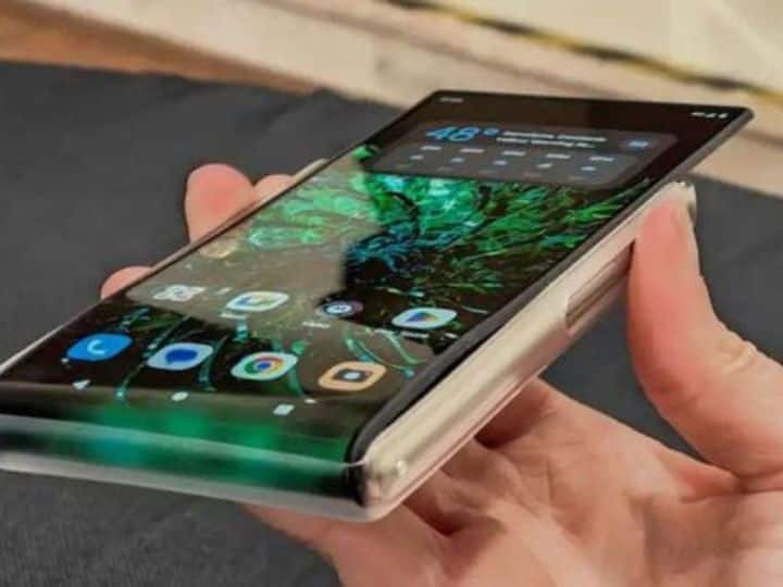 Motorola Rizr Rollable फोल्ड नहीं रोल होगा, फिर स्मार्टफोन की 5 इंच डिस्प्ले 6.5 इंच हो जाएगी
