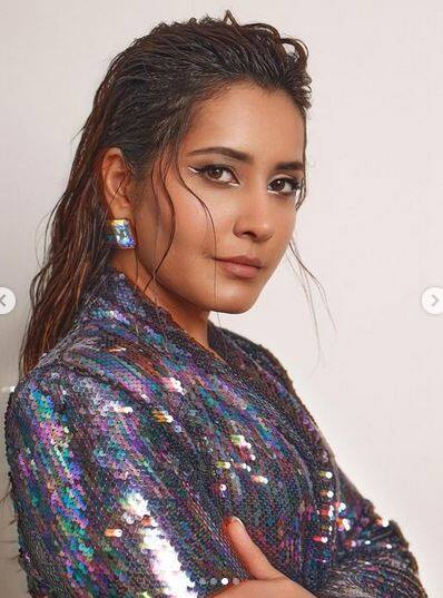 Rashi Khanna Shared Her Bold Pictures See Their Sizzling Look | Rashi ...