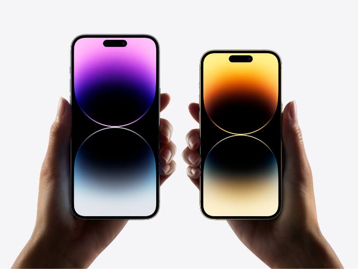 iPhone 14 Pro Max में इस वक्त डायनेमिक आईलैंड फीचर मिलता है जिससे यूजर्स नोटिफिकेशन, अलर्ट आदि को स्क्रीन पर ही देख पाते हैं. नए यानी Iphone 15 के सभी मॉडल्स में डायनेमिक आइलैंड फीचर मिलेगा जबकि अभी ये सिर्फ आईफोन Iphone 14 Pro Max में था.
