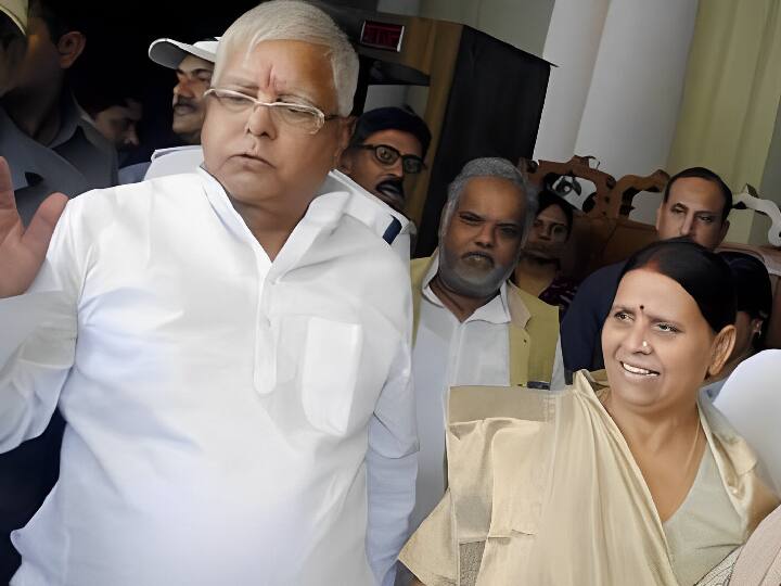 Lalu Prasad Yadav Wife Rabri Devi Statement on Land For Job IRCTC Scam Bihar Politics RJD JDU News Rabri Devi का बीजेपी पर बड़ा हमला, कहा- 'लालू यादव के कारण बिहार में भाजपा डर रही', बोलीं- झेलते रहेंगे