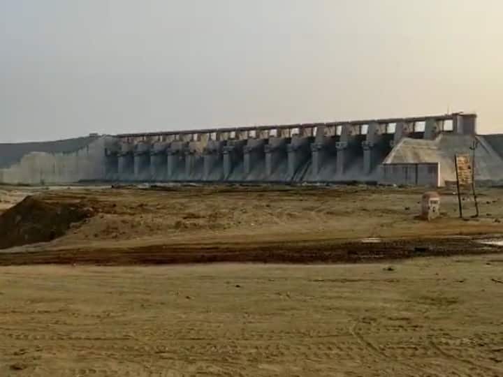 Sonbhadra Kanhar Dam Project Uproar Displaced And Administration For Compensation Know Whole Story ANN Sonbhadra News: सोनभद्र की कनहर बांध परियोजना, मुआवजे के लिए विस्थापित और प्रशासन आमने-सामने, जानिए पूरी कहानी