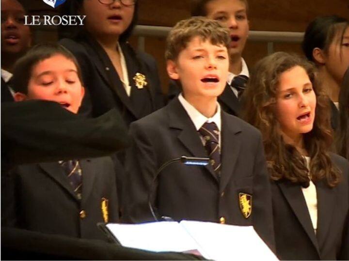 इस स्कूल को 1880 में पॉल कर्नल ने स्थापित किया था. यह इकलौता बोर्डिंग स्कूल है जहां दो कैंपस है, इसमें टेनिस कोर्ट, शूटिंग रेंज , एक्वेस्ट्रेन सेंटर और करीब 4 अरब की लागत से बना हुआ एक शानदार कॉन्सर्ट हॉल है.